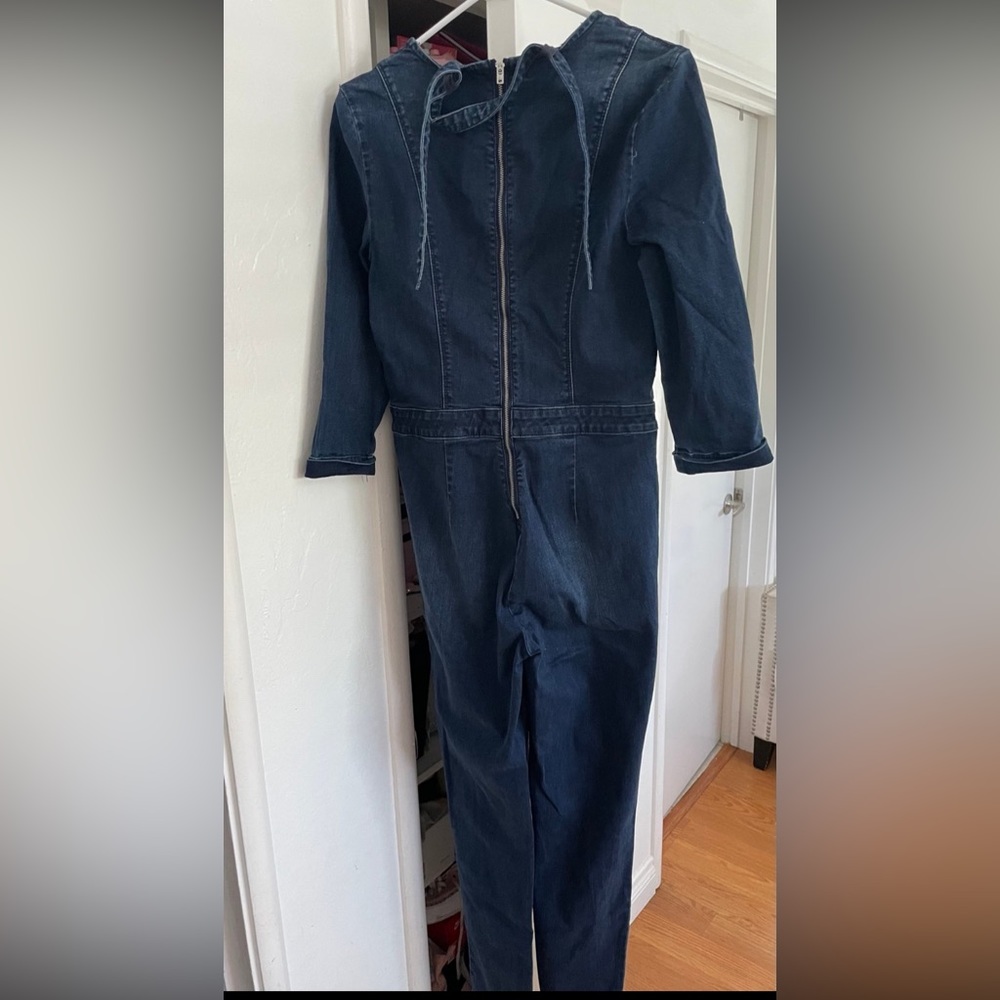 Bebe jeans v-neck long sleeved jumpsuit. Sz 29 fits M in great condition! - Picture 2 of 2